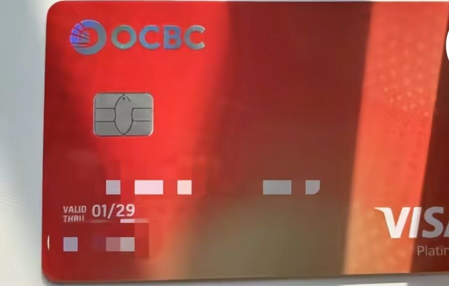 OCBC 华侨银行 Visa Platinum · 红色高端卡面